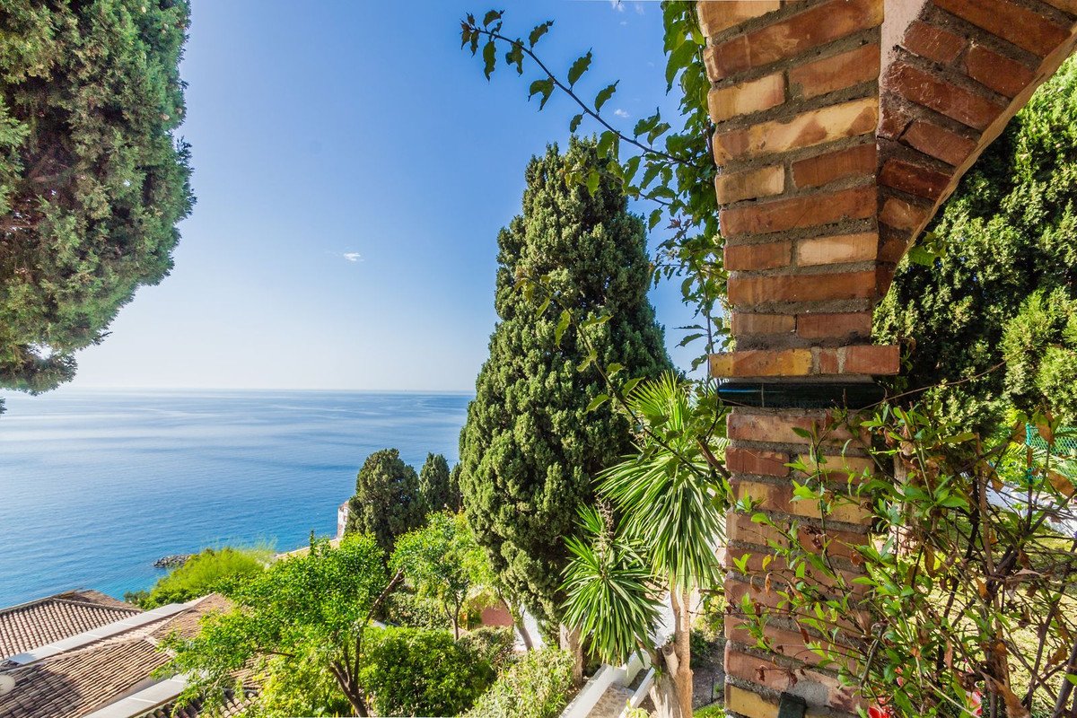 3 Bed Detached Villa in Almuñecar