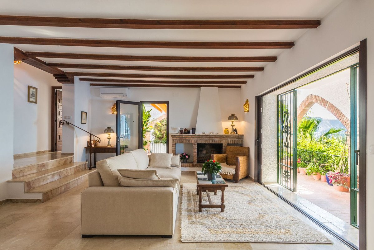 3 Bed Detached Villa in Almuñecar