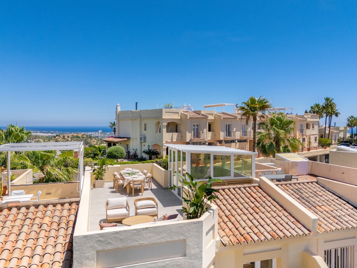 3 Bed Duplex in Benahavís