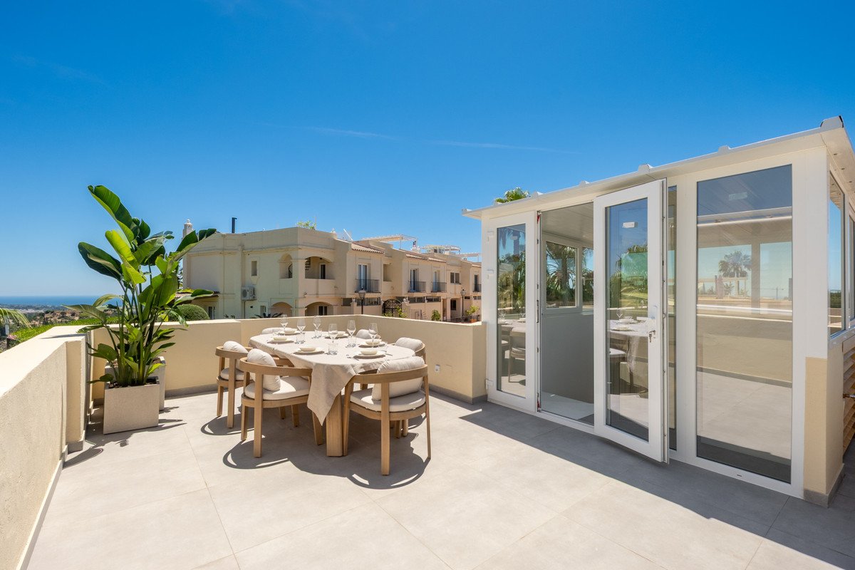 3 Bed Duplex in Benahavís