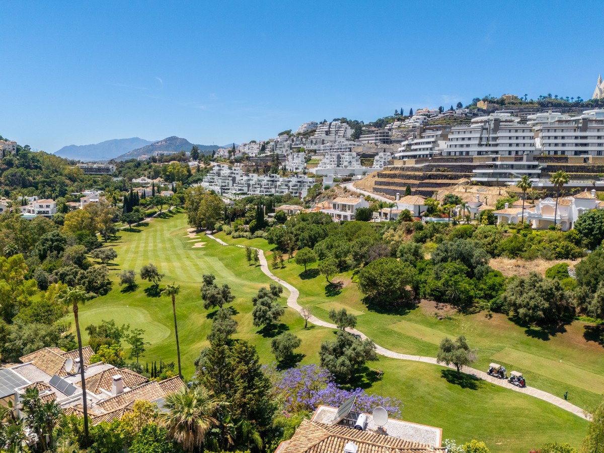3 Bed Duplex in Benahavís