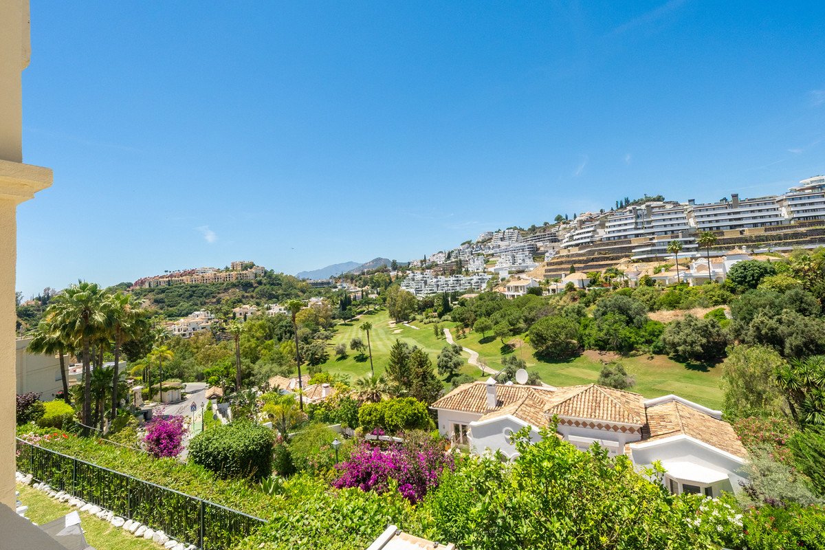 3 Bed Duplex in Benahavís