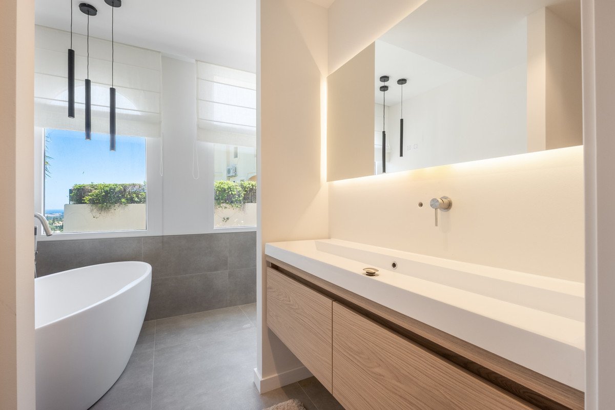 3 Bed Duplex in Benahavís
