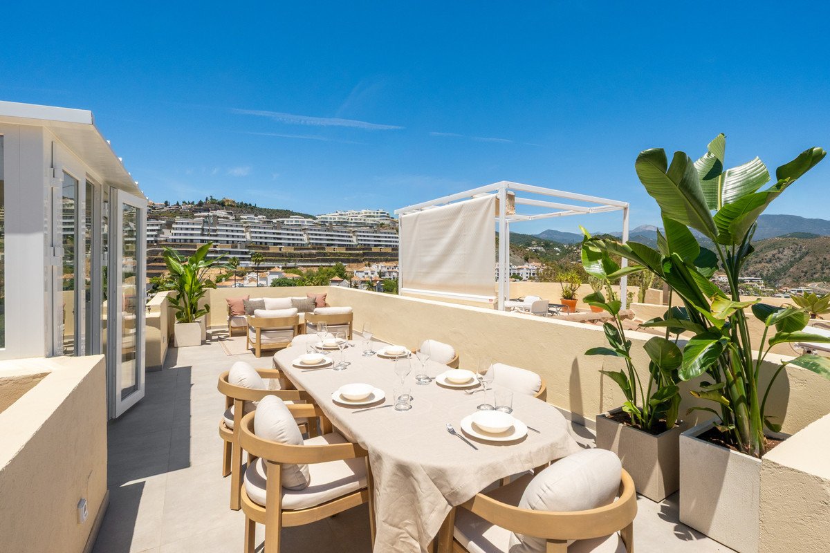 3 Bed Duplex in Benahavís