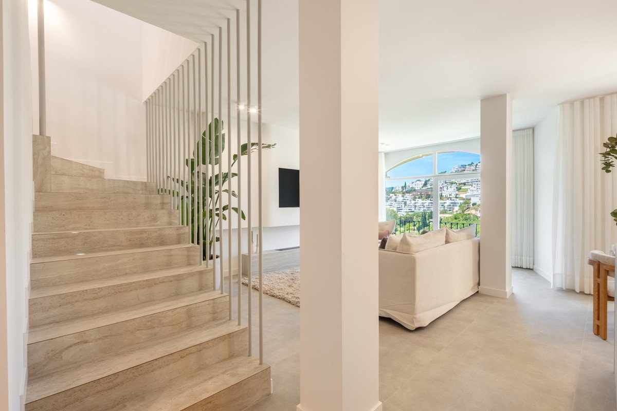 3 Bed Duplex in Benahavís