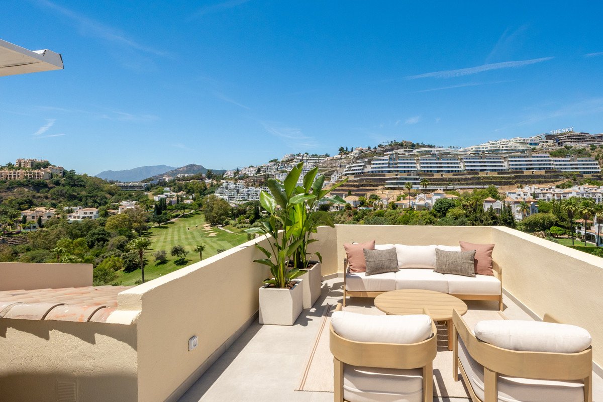 3 Bed Duplex in Benahavís