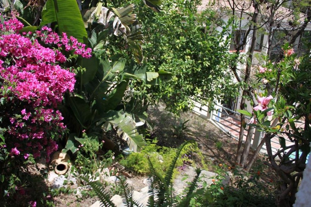 4 Bed Detached Villa in La Herradura