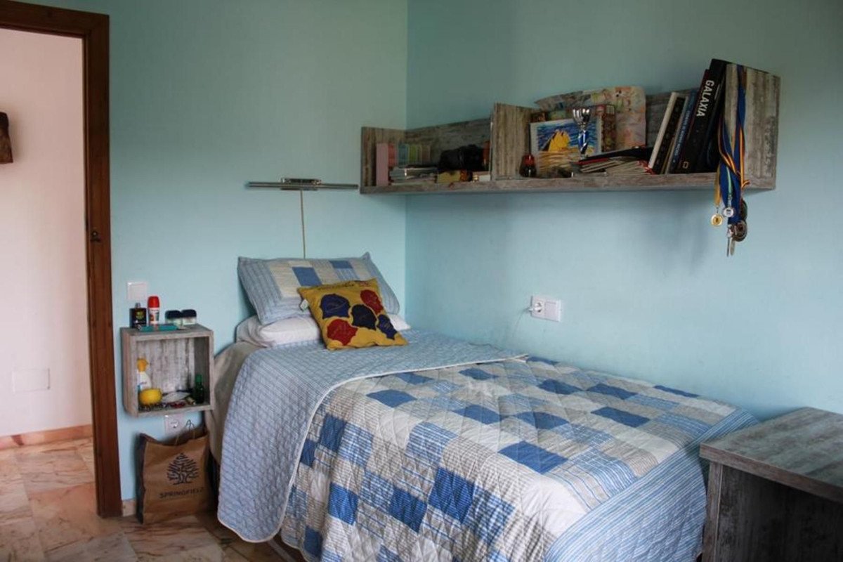 4 Bed Detached Villa in La Herradura