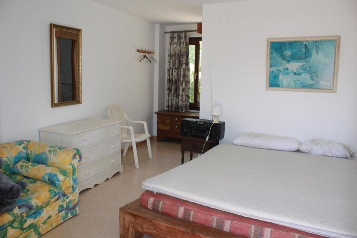 4 Bed Detached Villa in La Herradura