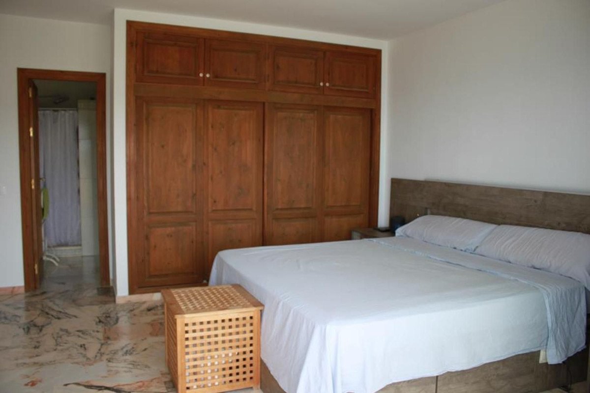 4 Bed Detached Villa in La Herradura