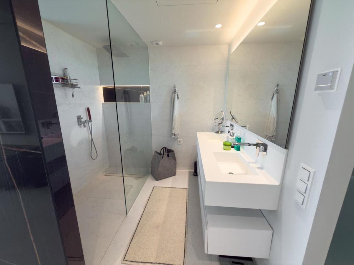 3 Bed Ground Floor Apartment in Marbella