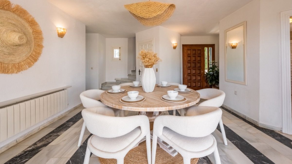 4 Bed Detached Villa in Estepona
