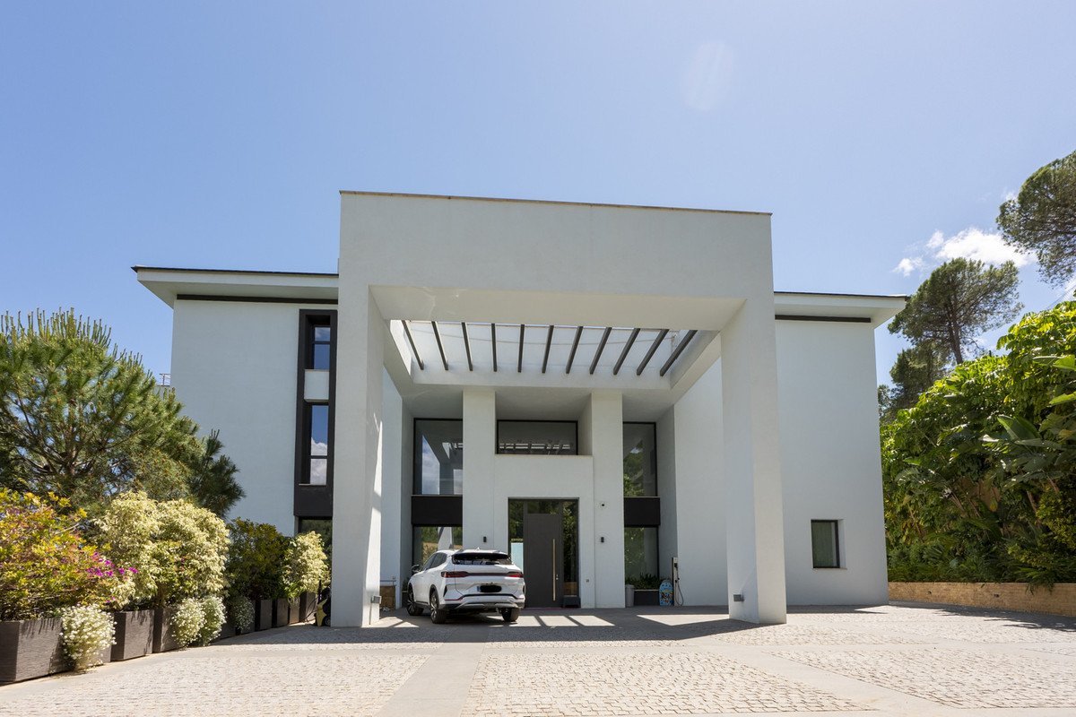 12 Bed Detached Villa in Benahavís