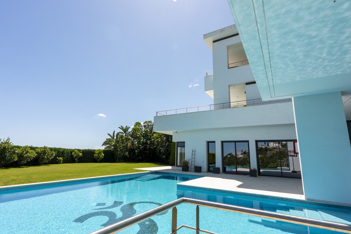 12 Bed Detached Villa in Benahavís