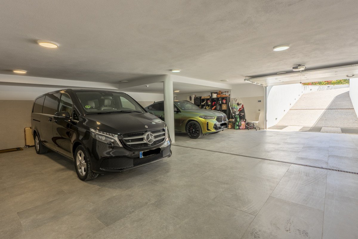 12 Bed Detached Villa in Benahavís