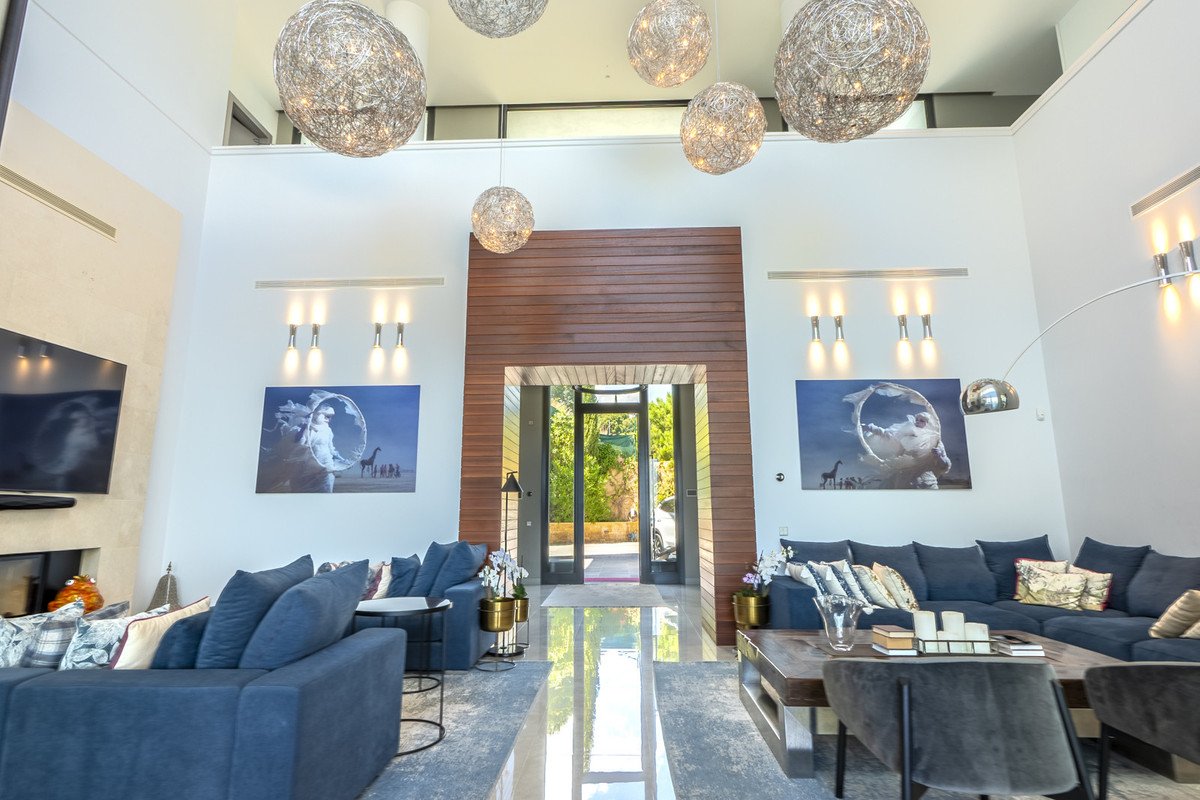 12 Bed Detached Villa in Benahavís