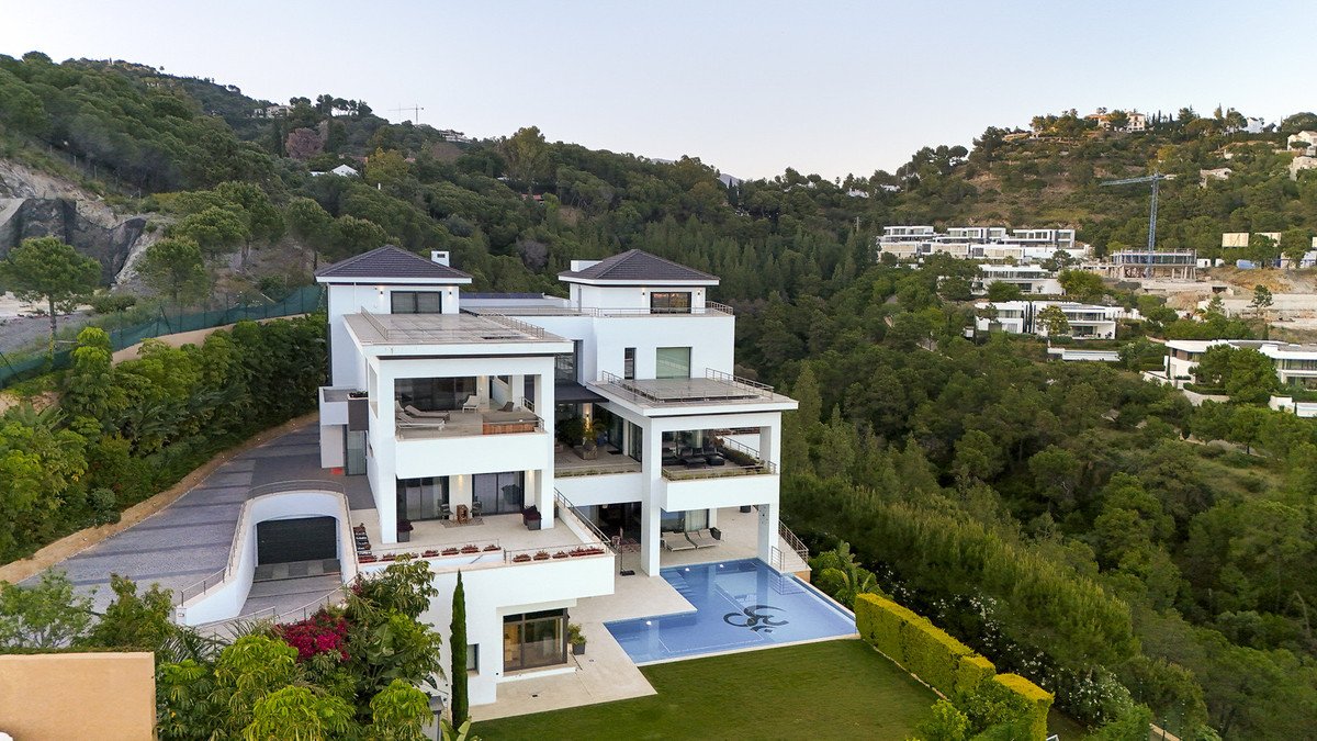 12 Bed Detached Villa in Benahavís