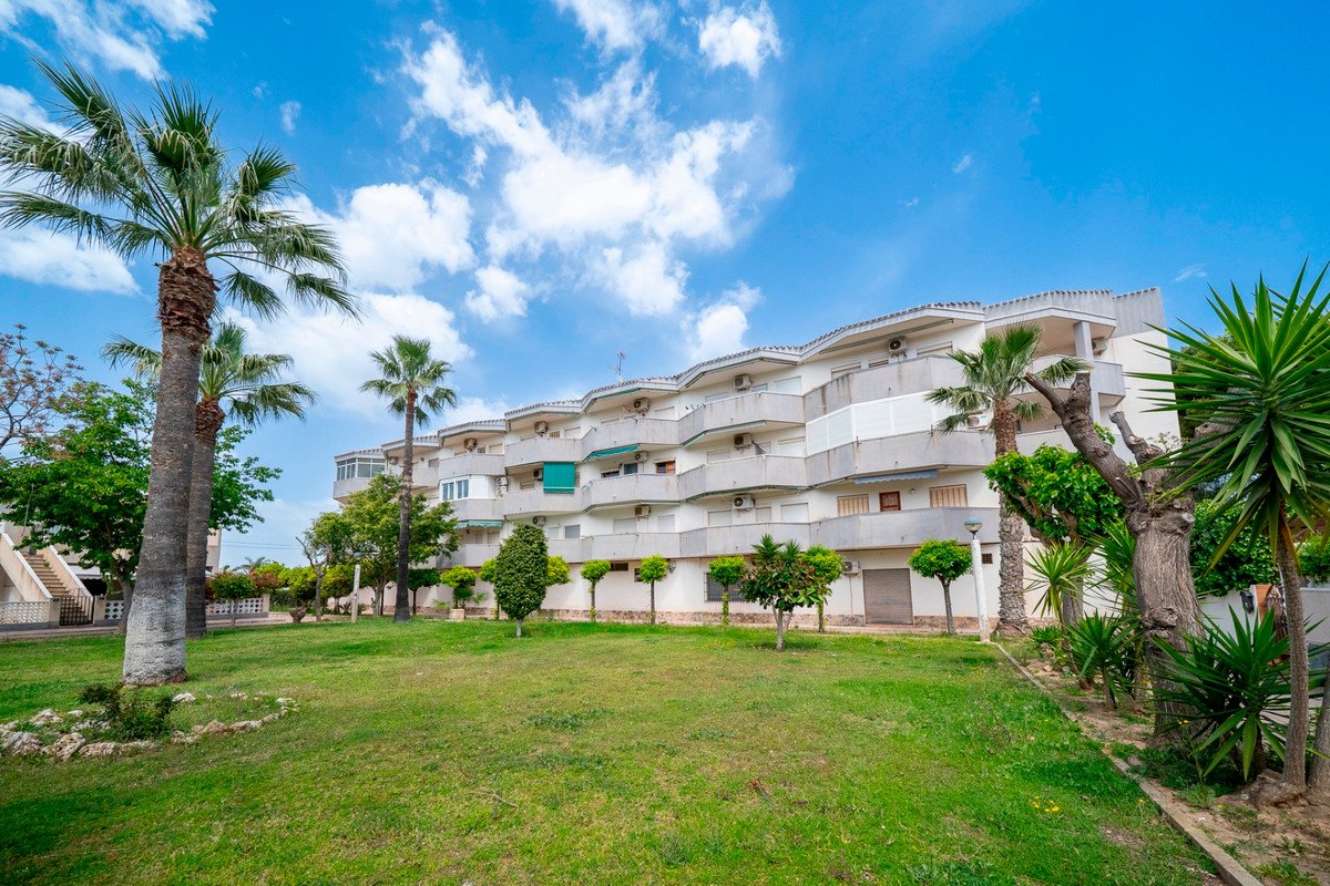 1 Bed Middle Floor Apartment in Cabo Roig