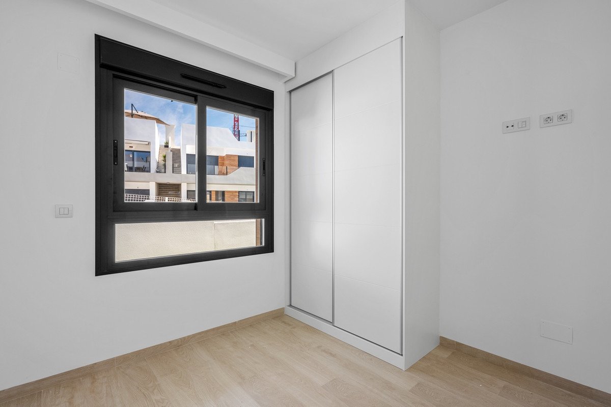 2 Bed Ground Floor Apartment in San Miguel