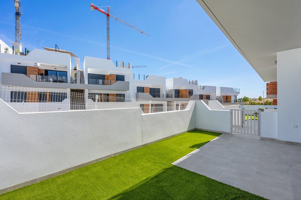 2 Bed Ground Floor Apartment in San Miguel