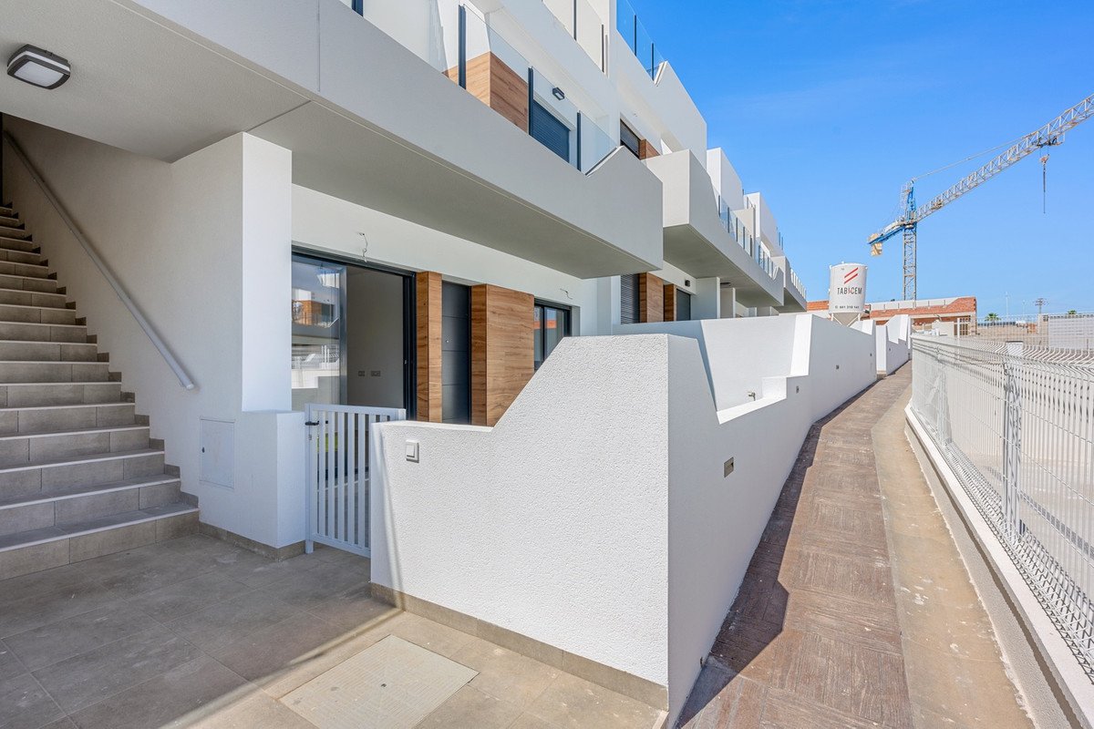 2 Bed Ground Floor Apartment in San Miguel