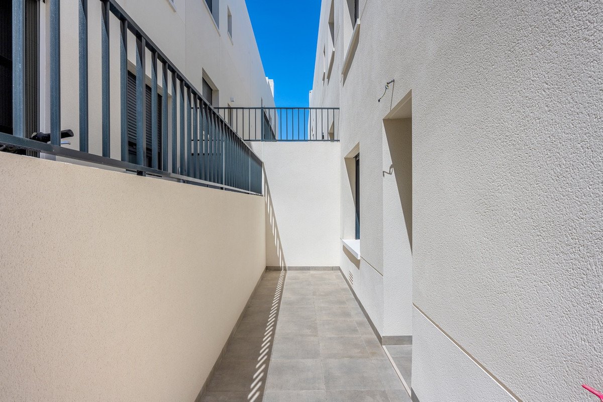 2 Bed Ground Floor Apartment in San Miguel