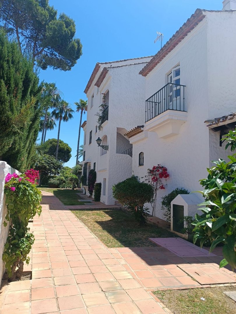 1 Bed Ground Floor Apartment in Estepona