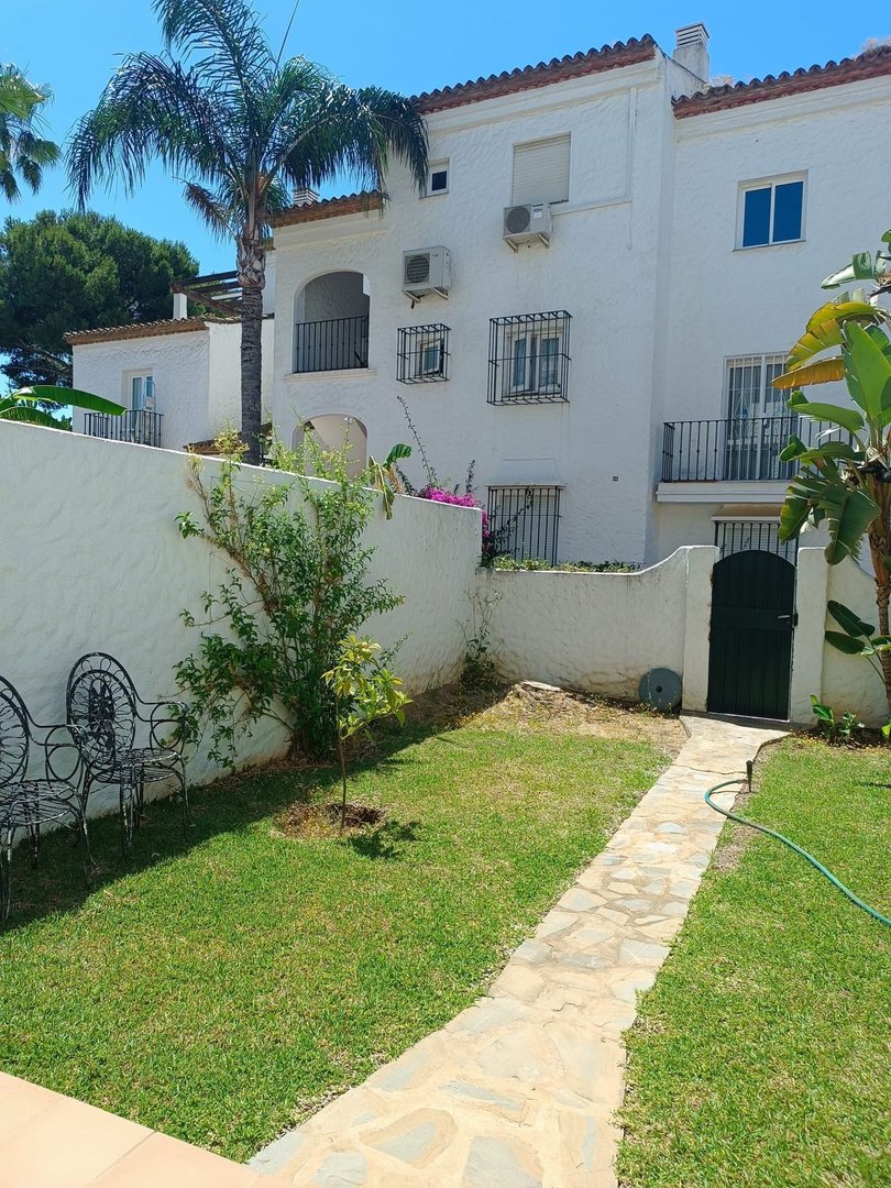 1 Bed Ground Floor Apartment in Estepona