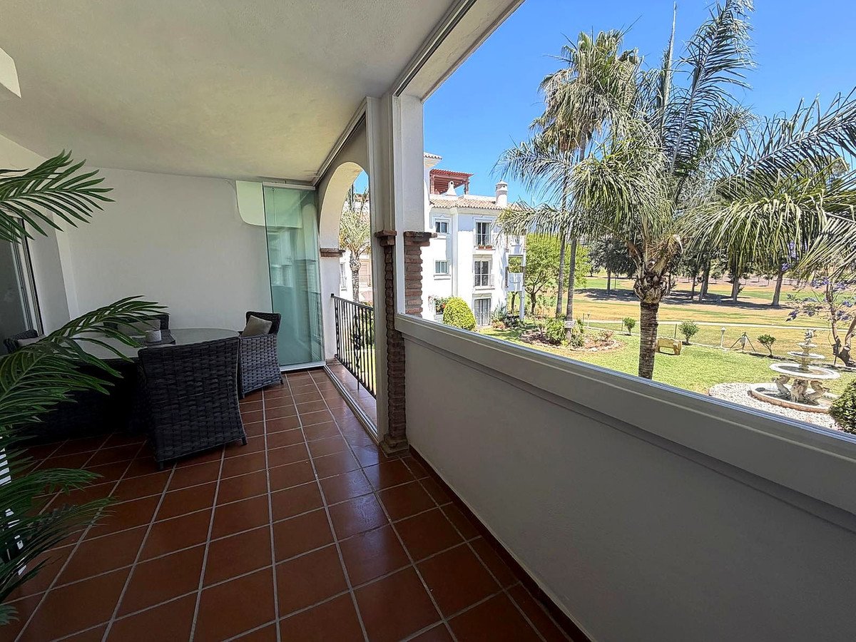 2 Bed Middle Floor Apartment in Mijas Golf