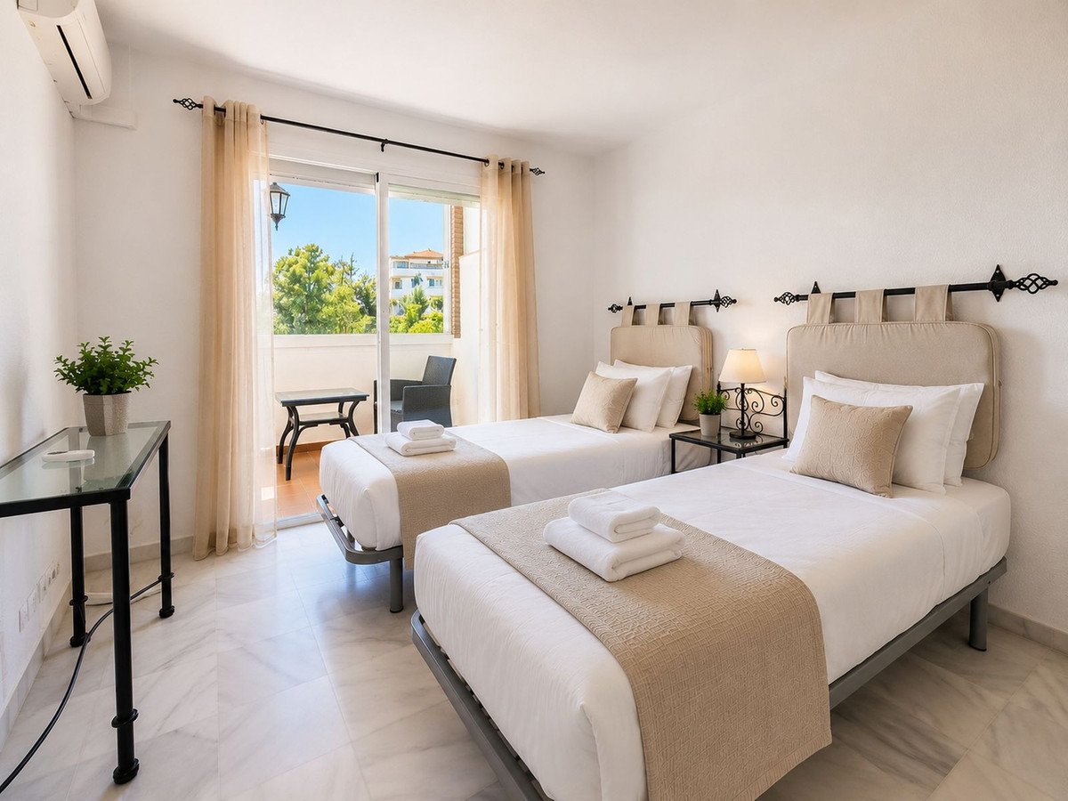 2 Bed Middle Floor Apartment in Mijas Golf