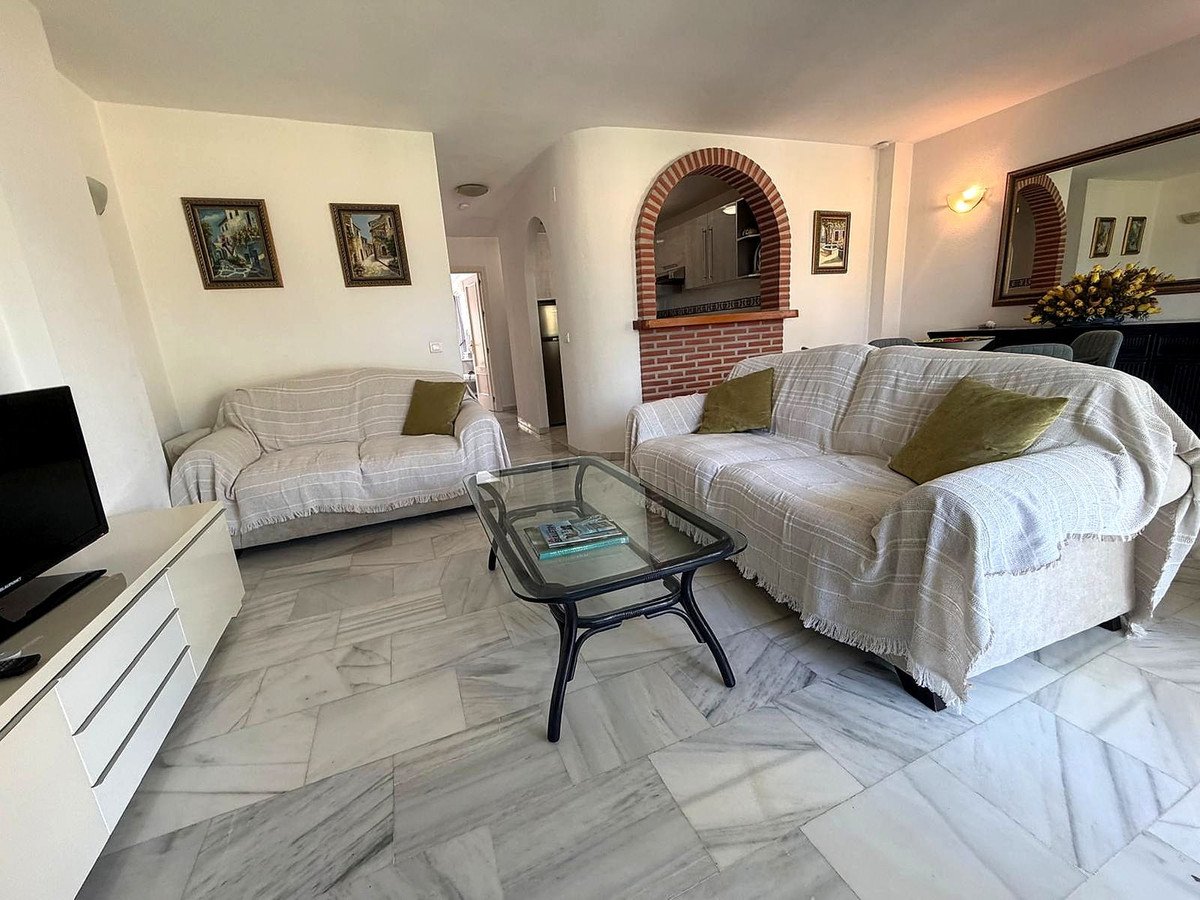 2 Bed Middle Floor Apartment in Mijas Golf