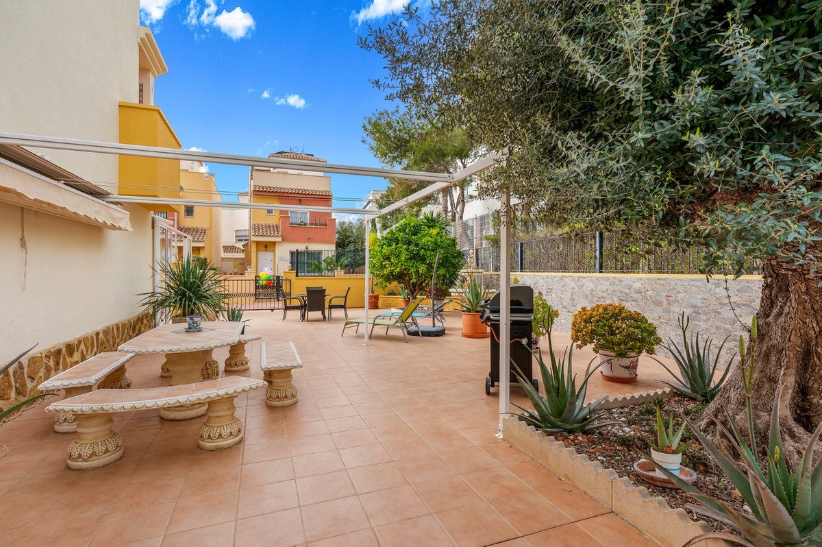 3 Bed Townhouse in Villamartin
