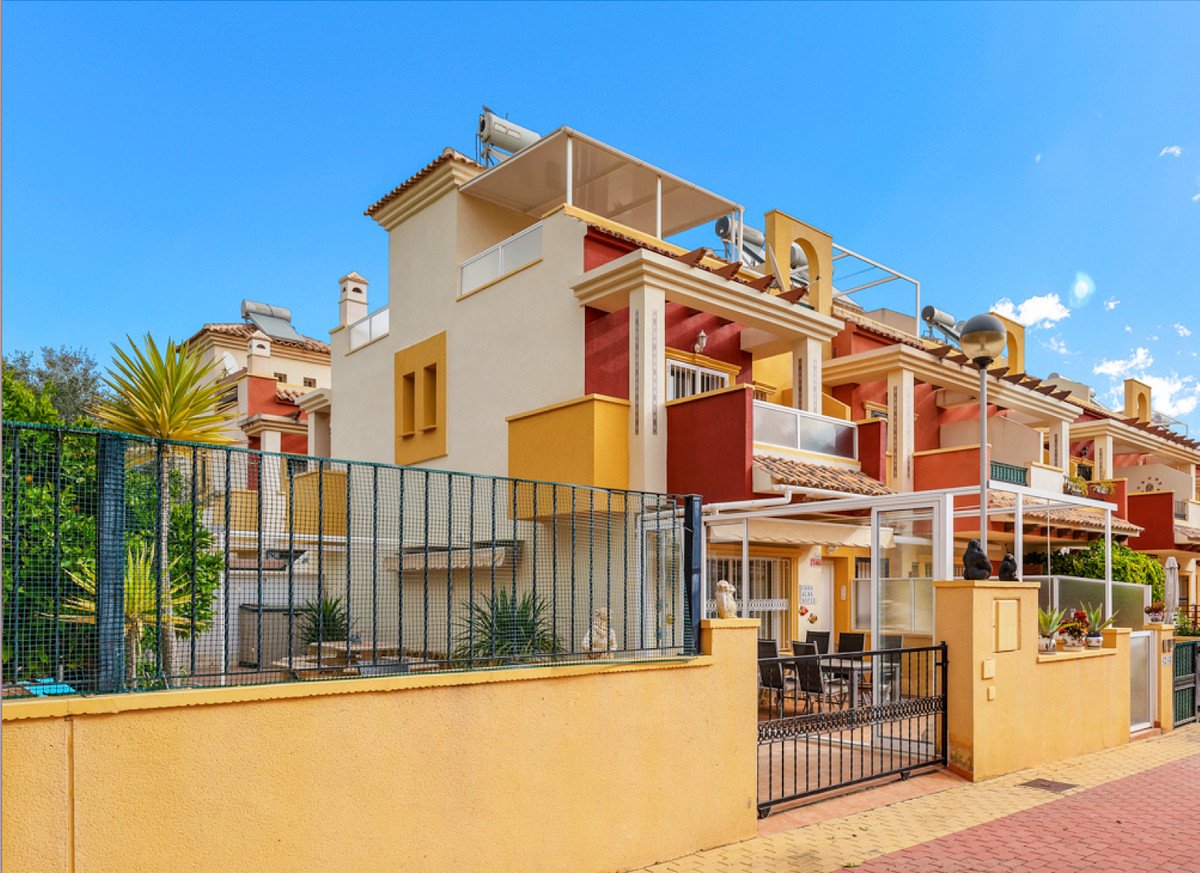 3 Bed Townhouse in Villamartin