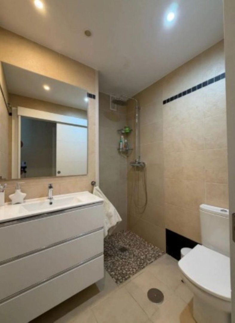 3 Bed Middle Floor Apartment in El Pinillo