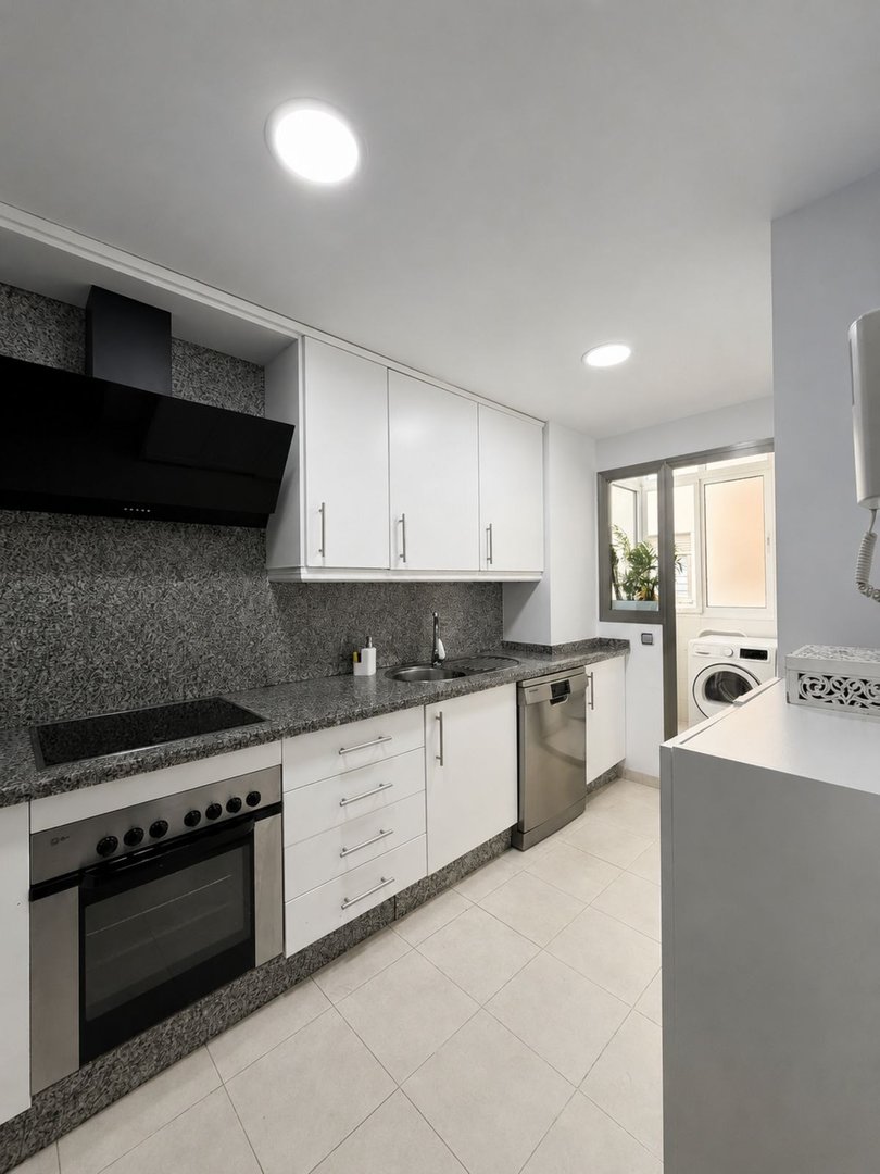 3 Bed Middle Floor Apartment in El Pinillo