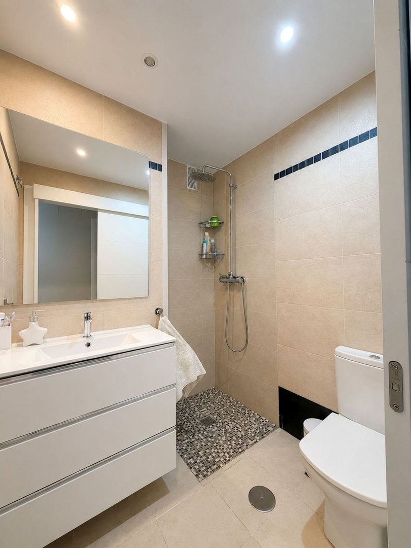 3 Bed Middle Floor Apartment in El Pinillo