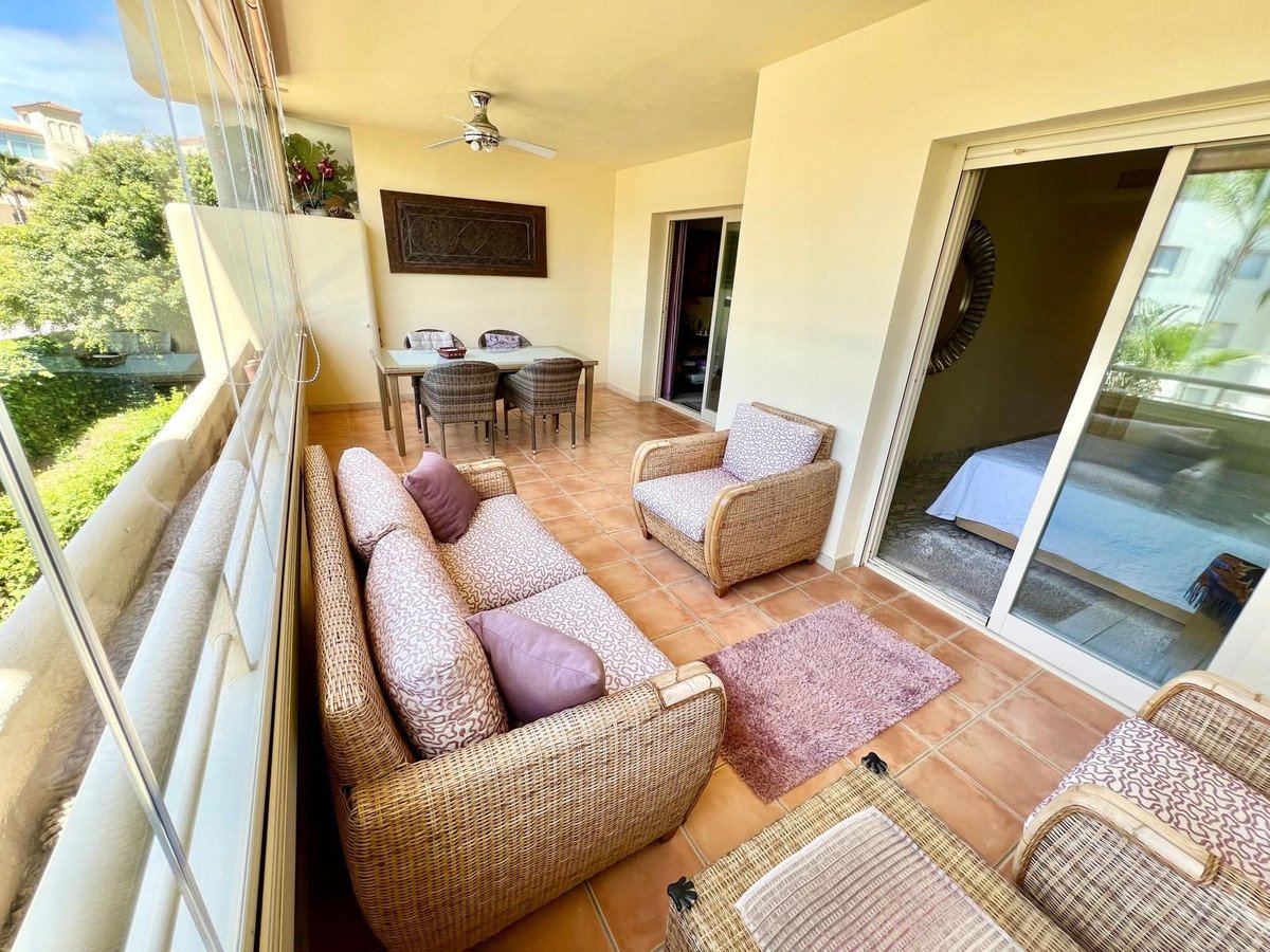 2 Bed Middle Floor Apartment in El Faro
