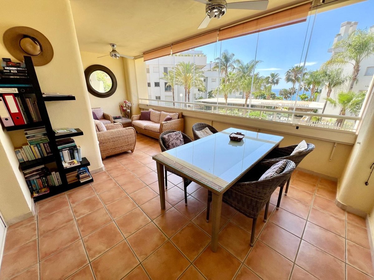 2 Bed Middle Floor Apartment in El Faro