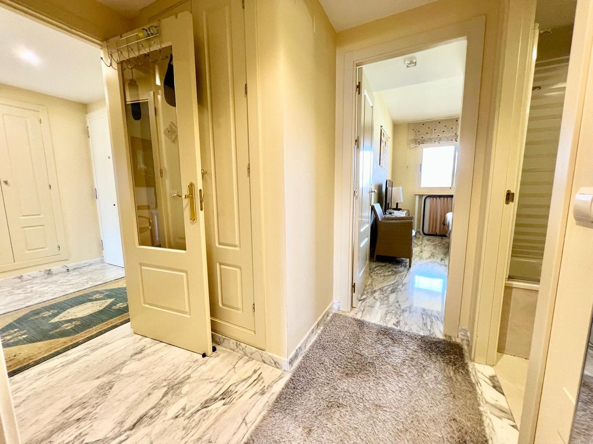 2 Bed Middle Floor Apartment in El Faro