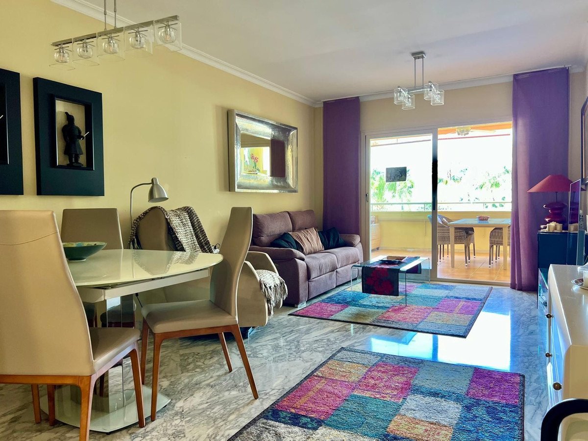 2 Bed Middle Floor Apartment in El Faro