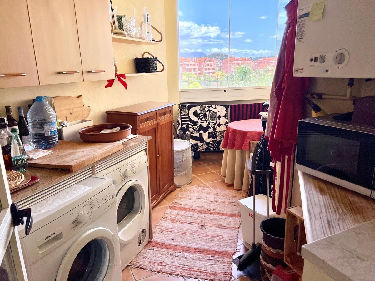 2 Bed Middle Floor Apartment in El Faro