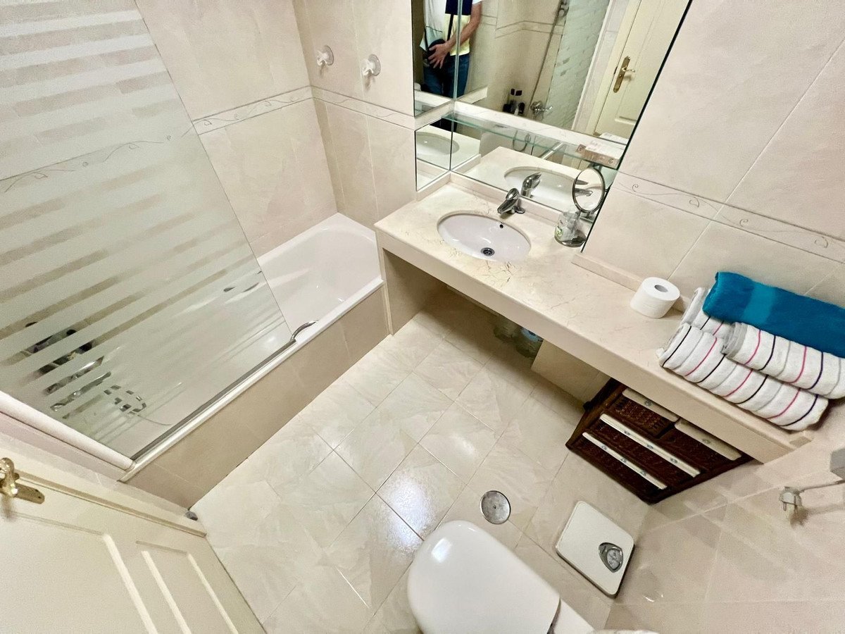 2 Bed Middle Floor Apartment in El Faro