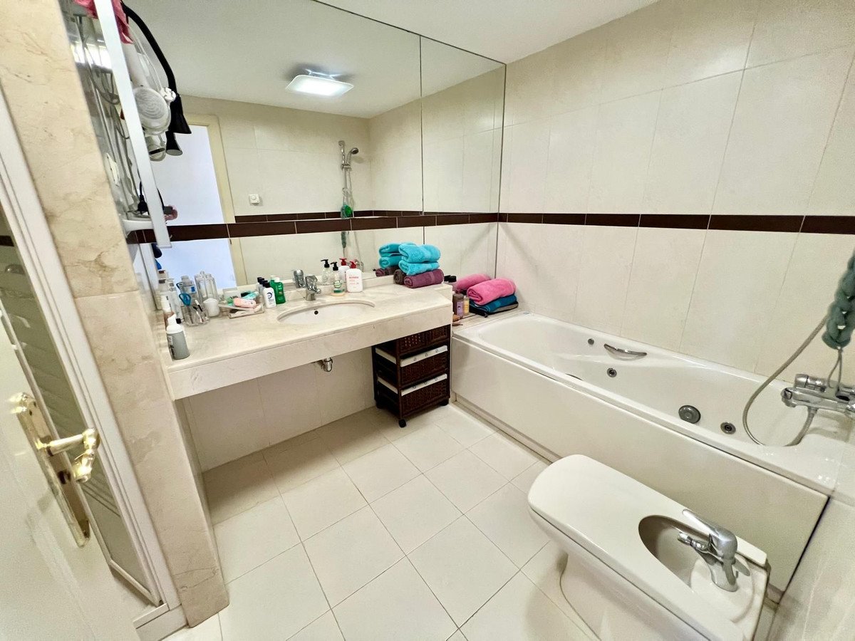 2 Bed Middle Floor Apartment in El Faro