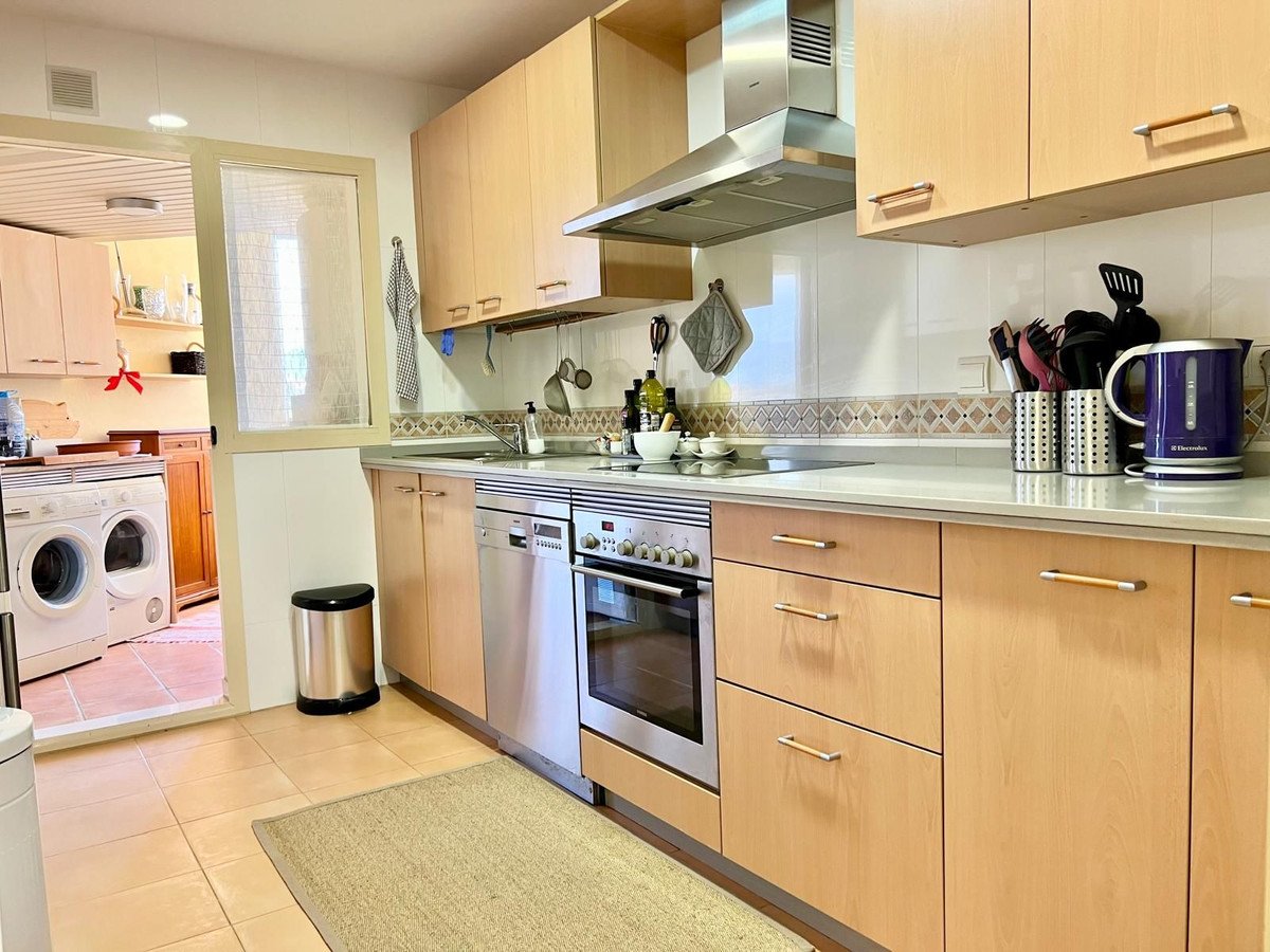 2 Bed Middle Floor Apartment in El Faro