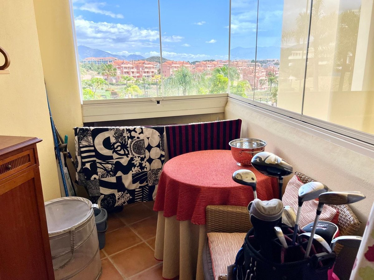 2 Bed Middle Floor Apartment in El Faro