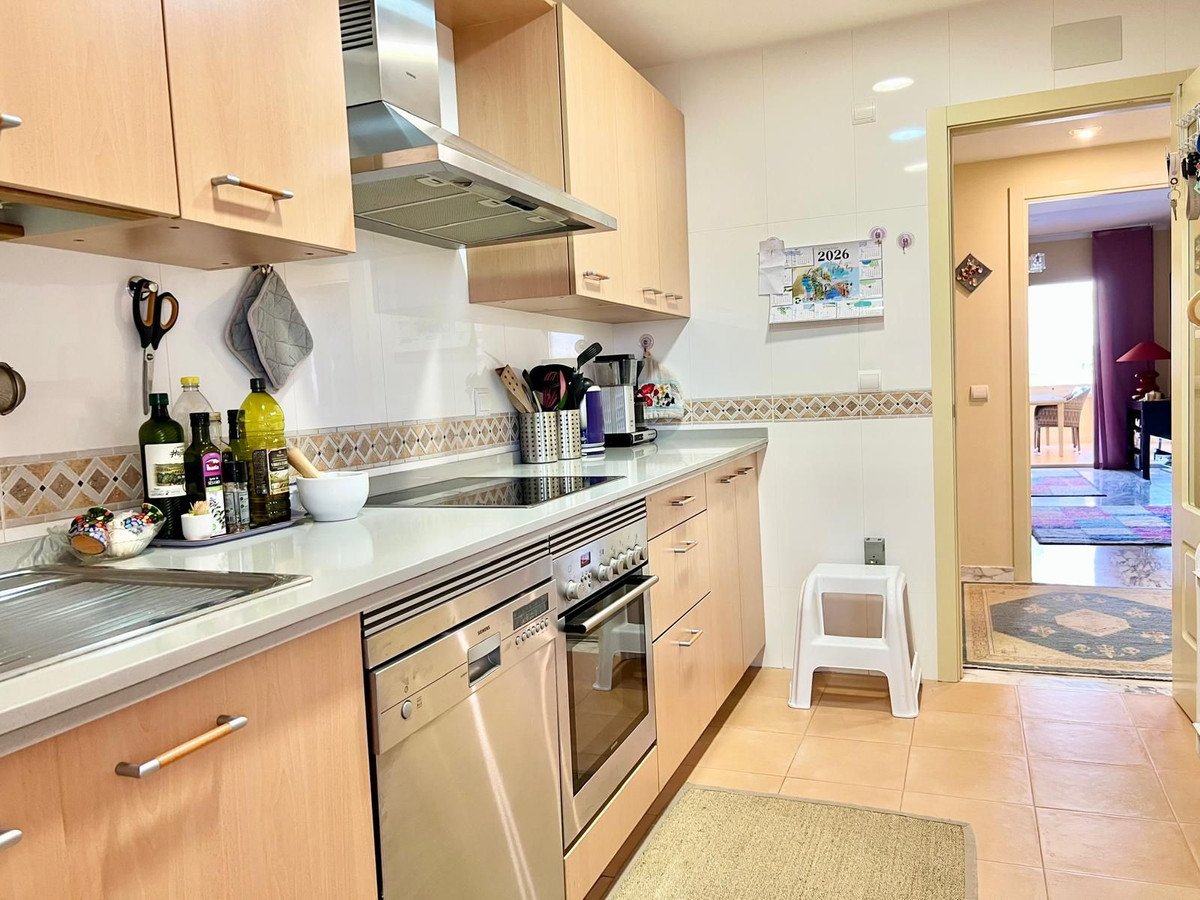 2 Bed Middle Floor Apartment in El Faro