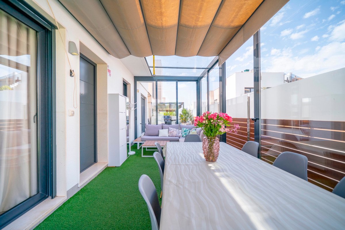 5 Bed Detached Villa in Torrevieja