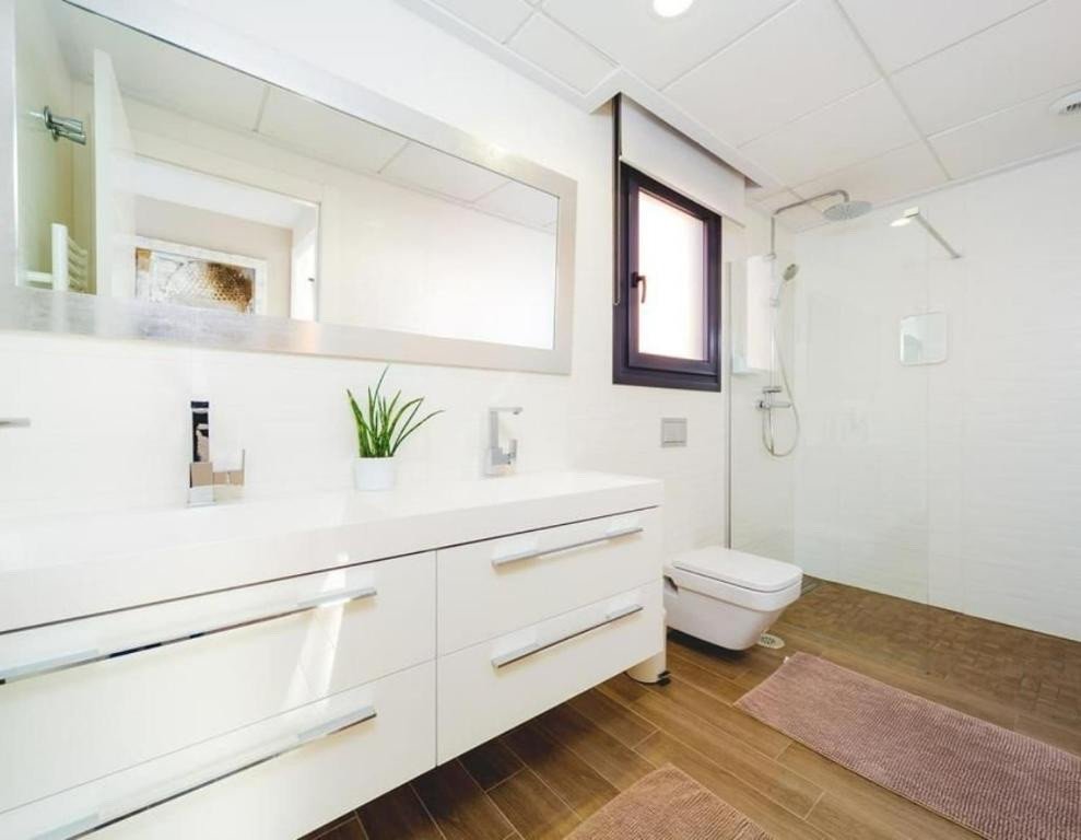 5 Bed Detached Villa in Torrevieja