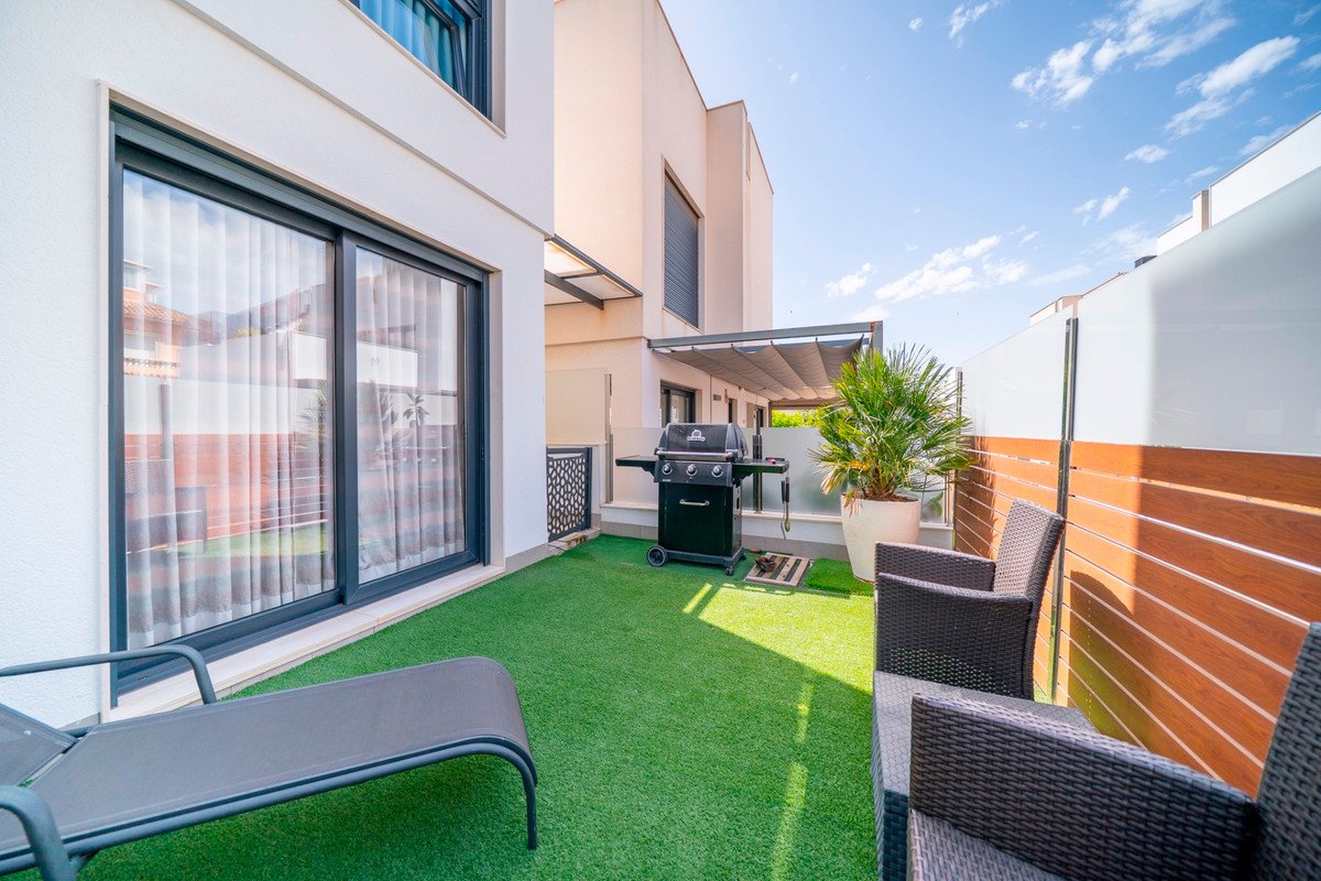 5 Bed Detached Villa in Torrevieja