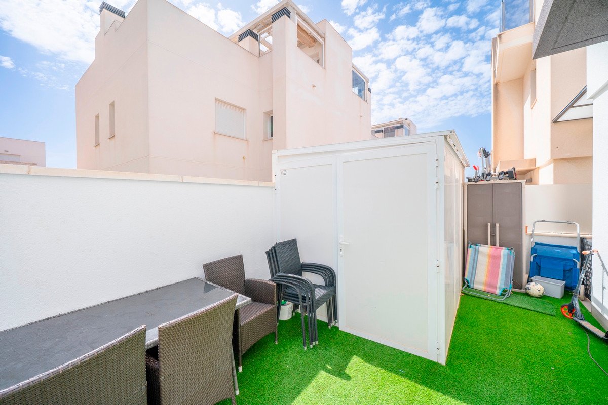 5 Bed Detached Villa in Torrevieja